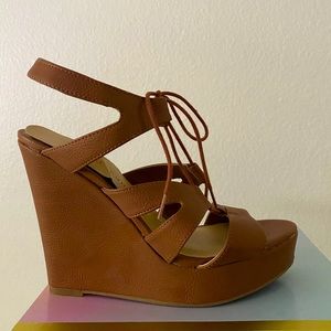Chinese Laundry Brown Lace-Up Wedges